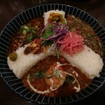 路地裏キッチン ヨネモンカレー - 3種のあいがけカレー