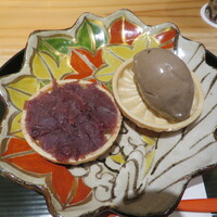竹ざき - 餡とアイスクリームを最中の皮でサンド