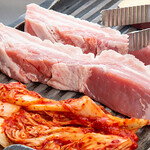 春川タックカルビ - サムギョプサル