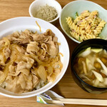 まるしぇ食堂 ぼぬーる - 料理写真:豚どん ¥600