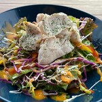 CHICKEN SALAD (鸡肉沙拉)