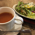 Bisutoro majikkurampu - ちっちゃなスープとサラダも付くよ