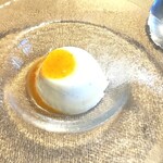 La Brianza - パンナコッタ完熟柿のソース。完熟柿のソースは素材をそのまま生かしているそう、その果実味がパンナコッタのまったりと引き立て合い絶妙に合いますね～☆