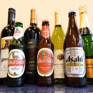 スパイスの効いた料理と相性抜群！インドのビールやワインで乾杯