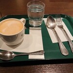 プロント - ドリンクはカフェラテ