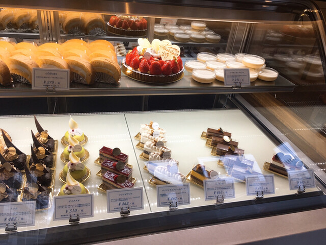 パティスリー コモル Patisserie Comoru 東中央町 ケーキ 食べログ