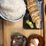 肉汁餃子のダンダダン - 