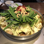 博多名物 もつ鍋 笑楽 - 