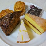 モーニングトン・クレセント東京 - アイリッシュのティーブラックケーキ、レモンドリジルケーキ、ヴィクトリアスポンジケーキ、チョコティフィン、スコーン