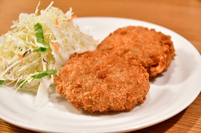まるや肉店 本郷三丁目 コロッケ フライ 食べログ