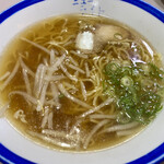 ニューライト - ラーメン 420円、丼がイカしてます。