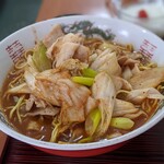 上海厨房　玲玲 - キムチ・白ネギ・豚肉のラーメン