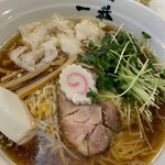 こだわり拉麺 一恭 - ラーメン中盛り＋肉ワンタン、かいわれトッピング