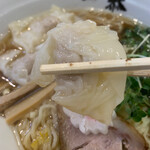 こだわり拉麺 一恭 - 肉ワンタン　アップ