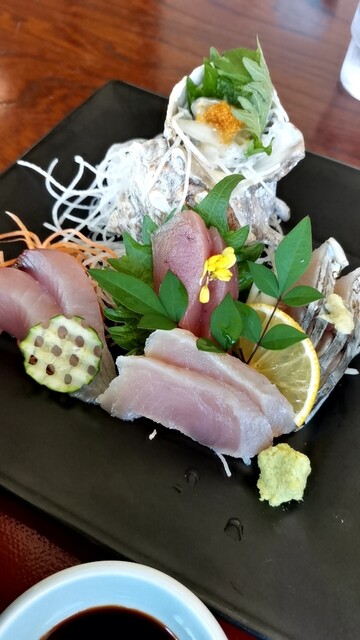 大漁丸 美々津 魚介料理 海鮮料理 食べログ