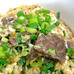 はなちゃんうどん  - 丼の肉は肉うどんの肉でしょうね！！