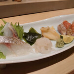 鮨 天使 - 小鯛の昆布〆　白海老　つぶ貝　金目鯛の炭火炙り