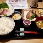 Sakana No Tomo - 焼魚定食とちょこっと刺身