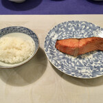 Uotani Iseibei Shouten - 今回のカナダ産天然紅鮭の切り身は、いつもに増して身がふっくらしていた。