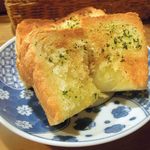 やきとんひなた - ガーリックトースト