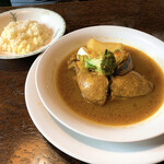 142362598 - 【2020年11月】チキンカレー、辛さ3（中辛）、ライス小@800円、提供時。