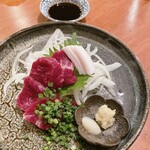 恵比寿 吉乃坐 - 馬刺し（ロース、たてがみ）