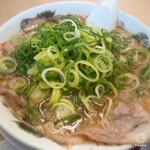 来来亭 - チャーシュー麺ネギ増し！辛さは何も指定してないけど、結構辛くて後から唇が熱く感じた(笑)