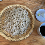 蕎麦 ふくあかり - かなり細めの白臼で挽いた綺麗なお蕎麦。