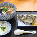 エアポート屋久島 - 屋久島うどん・飛び魚のから揚げ付き（1000円）