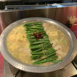 博多水炊きもつ鍋 亀吉 - 