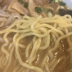 札幌ラーメン 大富 - 麺アップ