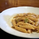 イル ガシーヨ - ◆挽肉とトマトのショートパスタ・・トマトソースは軽いテイストで、挽肉や枝豆などが入っています。 濃いお味は好まないのですけれど、もう少しトマト風味が強くてもいいような。