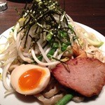 グリルダイニング炙り屋 - 麺（＋野菜）アップ