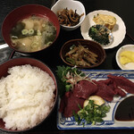 馬かろう - 馬刺し定食