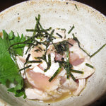 マルチョー - 切り身が大きくて、存在感あり。わさびの塩梅がいいです。これもお肉の良さを感じます。