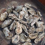 カキ焼き白山 - 焼き上がりの牡蠣