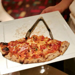 ザ・テラス - ピザのテーブルサービス