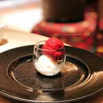 ザ・テラス - ソルベ＠グリオットチェリーが丸ごとゴロゴロ入っていました