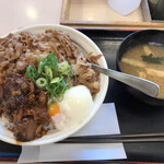 Matsuya - うまとろ豚たま牛めし(590円)