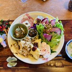 糀料理とビオスチームのお店 えん - バエルプレート〜♡
えんの糀プレート 1300円

添えられてるお花もコレが嬉しいんだな〜♡