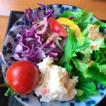 開山 - サラダも手抜きなし！