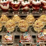 ザ・テラス - クリスマスモンブラン＠カスタード、浸したババの上にシャンティとモンブランクリーム。お酒風味