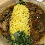 スパイスバル コザブロ - 左チキン　右限定　手前パクチー　奥セロリ