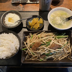 鷹 - レバニラ炒め定食