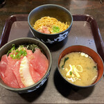 のっけ家 - Ａランチ(まぐろ丼+うどんを汁なし担々麺 ねぎとろ入りに変更)