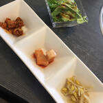 創作韓国料理マダン - 定食のサラダとナムル