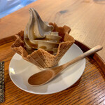 スイーツ食堂 マンテンノホシ - ほうじ茶ソフト 