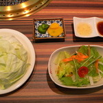 焼肉 kanoya - 最初に運ばれて来ました。