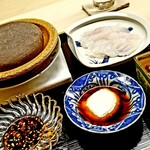 道人 - 虎河豚は、刺身、白子餡、石焼、葱ダレ漬け焼。楽しさも格別。みんなでワイワイ。
