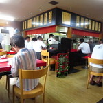 一品香 - 店内は満席！人気の高さが伺えます